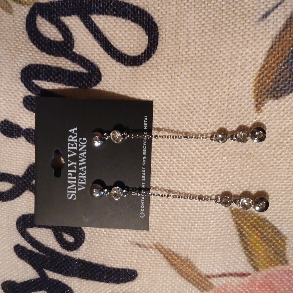 Dangle earring - Picture 2 of 4